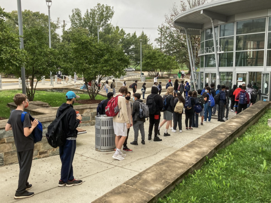 Understaffing+and+COVID-19+protocols+cause+longer+entry+lines